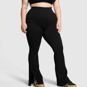 Soft Seamless Cable Flare Leggings